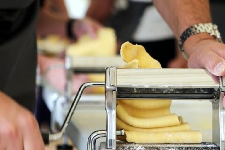 Da Livorno: Corso di cucina e degustazione di vini in Toscana + Pisa