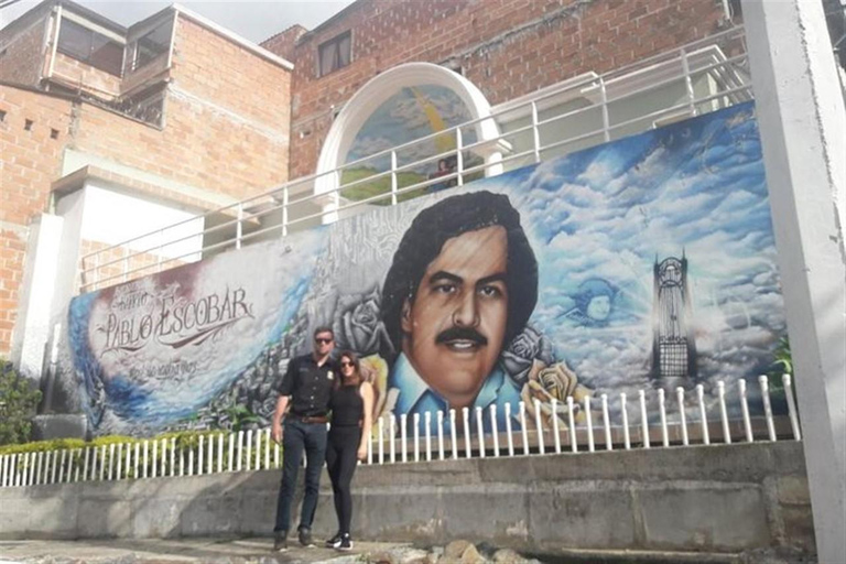 Medellín: Full Day Private Pablo Escobar Tour incl. Guatape