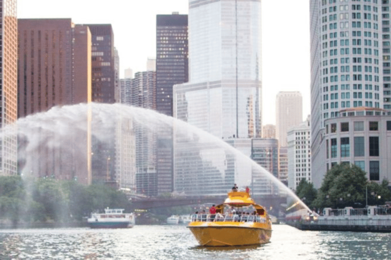 Chicago: 75-Minute Architecture Cruise by Speedboat