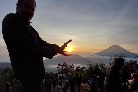 Dieng Plateau Sikunir Złoty wschód słońca wycieczka z przewodnikiem