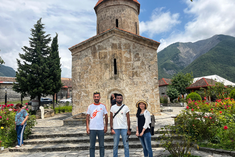 من باكو: جولة شيكي مع شريك سفر بي بي سي (خاص)