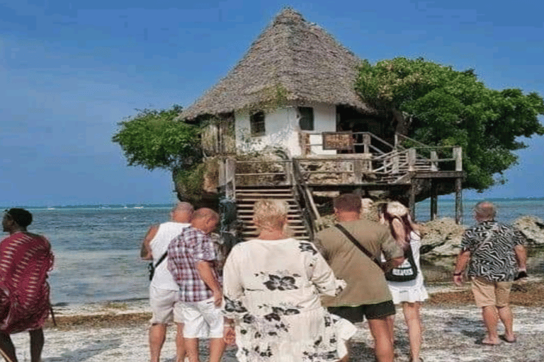 Zanzibar: Restaurante The Rock e passeio a nado na caverna Kuza