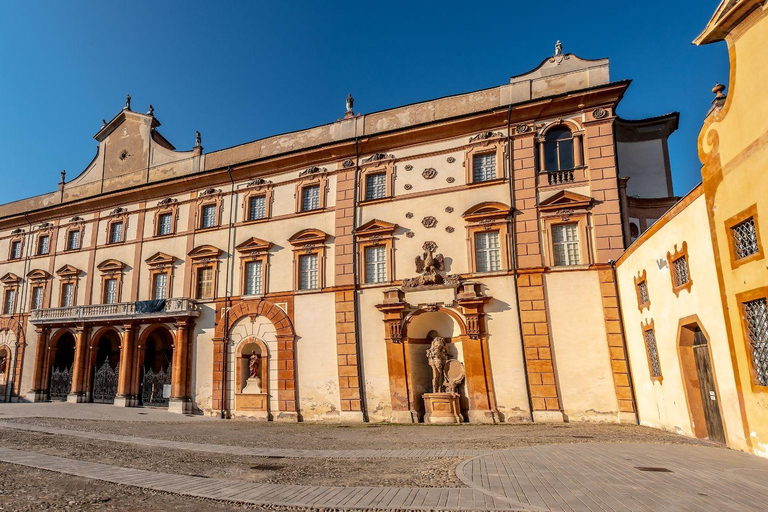 زيارة قصر دوق ساسولو: كنز عائلة إستينسزيارة قصر دوق ساسولو: صندوق كنوز إستينس