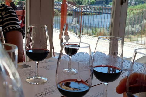 Douro Valley: Private Wine Tour with Lunch