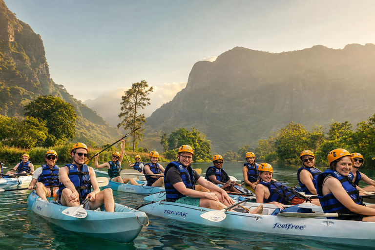 Vang Vieng: Half day-Kayak & Cave Adventure