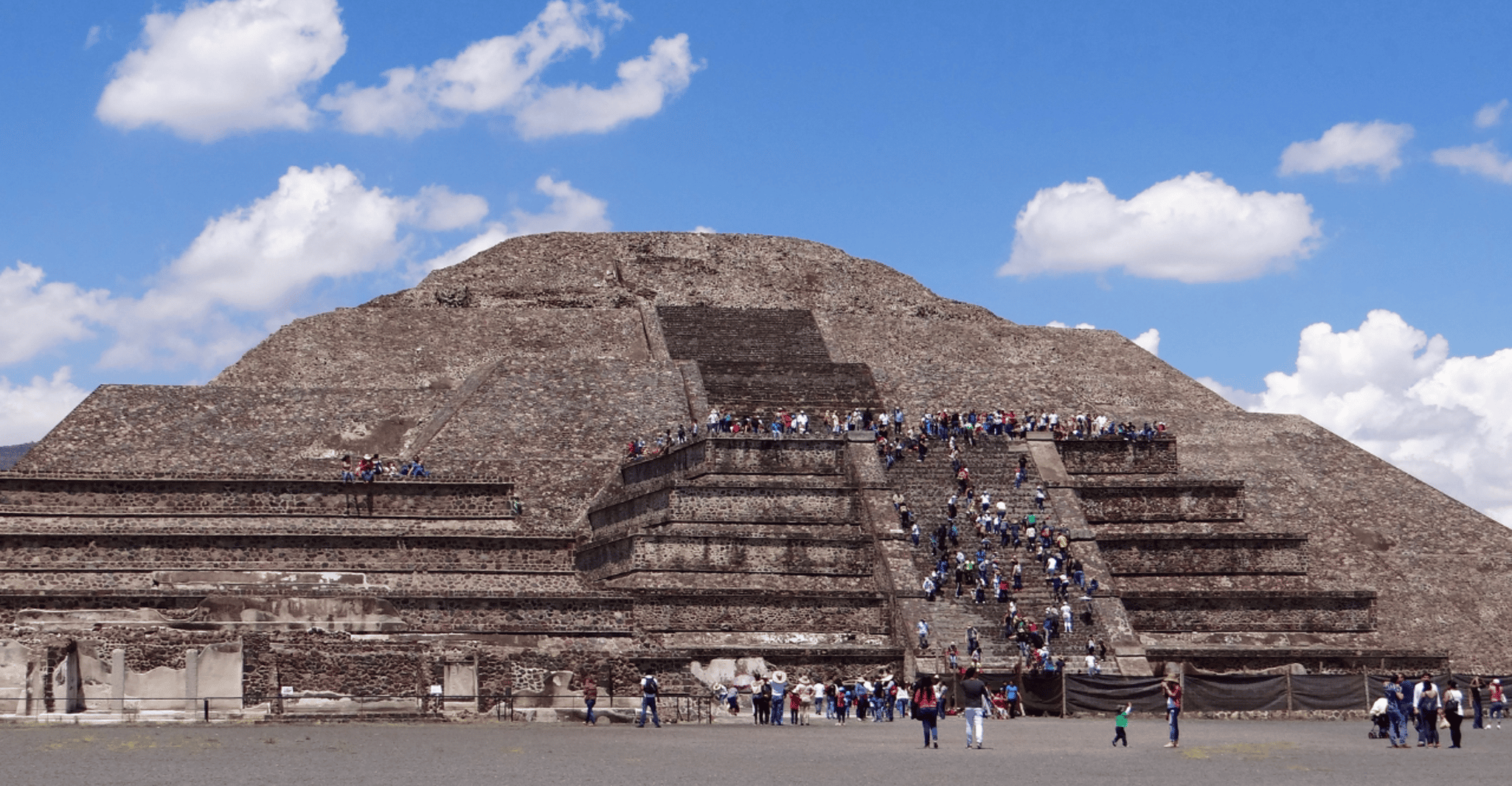 Teotihuacan and Basilica of Guadalupe with mezcal - Housity