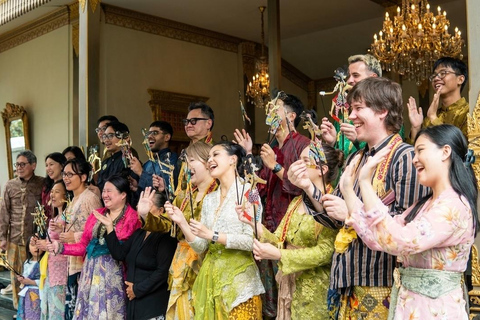 Yogyakarta: Wayang Show, Carving, and Painting Experience
