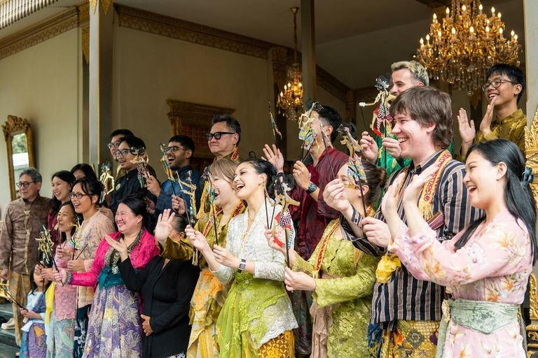 Yogyakarta: Wayang Show, Carving, and Painting Experience