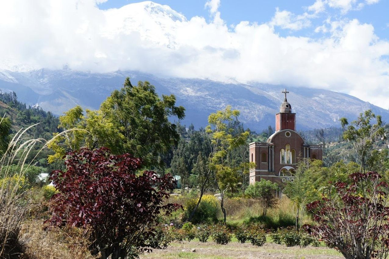 Huaraz: Heldag Laguna Llanganuco + Yungay + Carhuaz