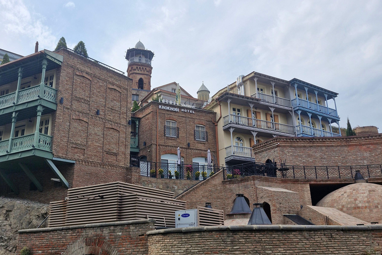 Tbilisi: tour a piedi serale della città vecchiaTbilisi: tour a piedi serale nella città vecchia