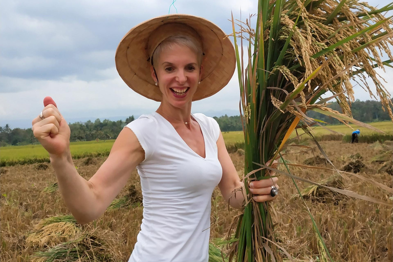 Yogyakarta: Kulon Progo Village Cycling Tour with Snacks