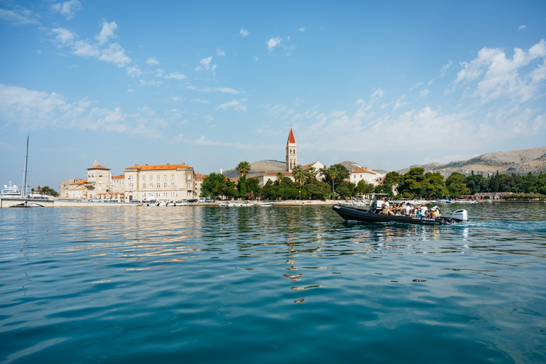 Split: Blaue Lagune und 3 Inseln Speedboat Tour mit Mittagessen