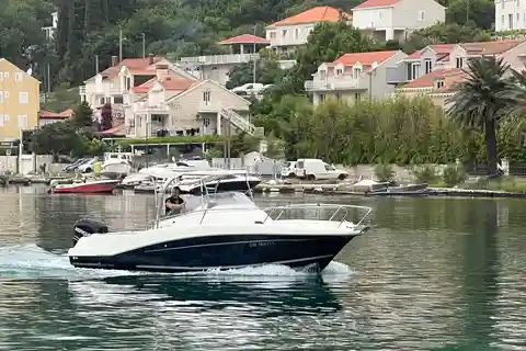 Privat - Hvar south shore and Pakleni islands experience.