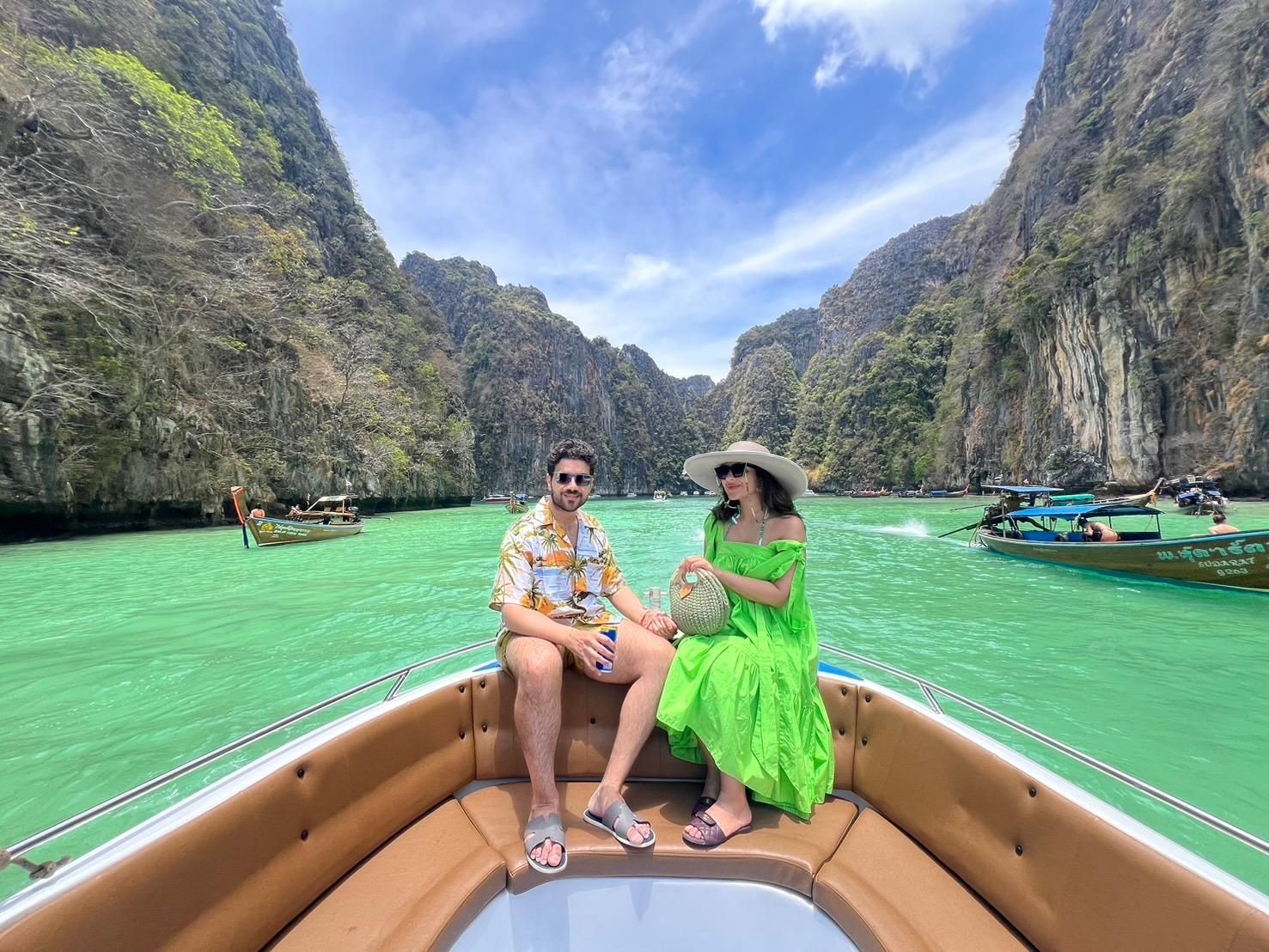 Ko Phi Phi, Khai-Inseln mit Schnellboot, Frühstück und Mittagessen