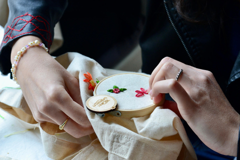 Berlín: Taller de bordado de flores vulvasBerlín: Taller de bordado de flores en la vulva