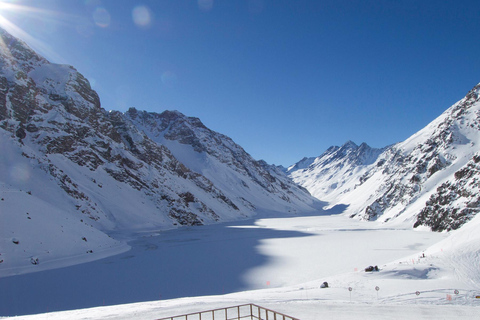 Portillo Cordillera de los Andes Laguna del Inca y cata de vinos