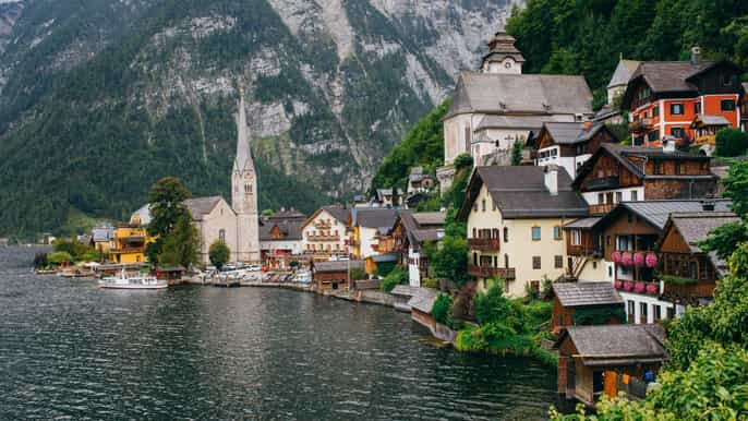 From Vienna: Melk,,Hallstatt & Salzburg Guided Tour