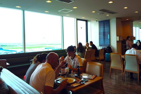 Naha: tour gastronomico all&#039;aeroporto per un inizio o un addio deliziosoNaha: tour gastronomico all&#039;aeroporto per iniziare o concludere il viaggio con gusto