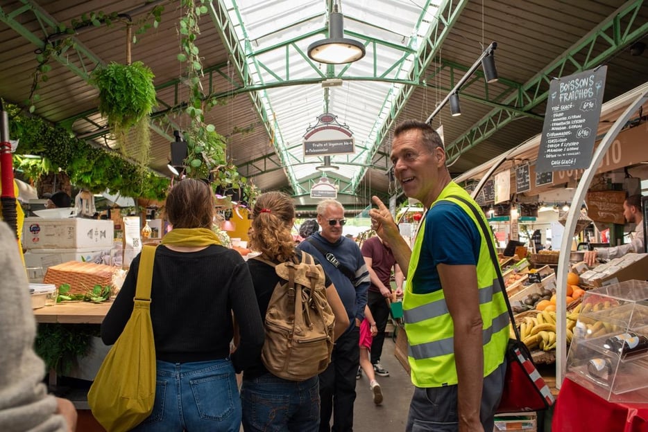 Paris : visite culinaire à vélo avec visite du marché local du dimanche