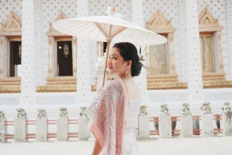 Photoshoot in Thai Costume