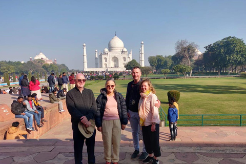 De Délhi: Excursão ao Taj Mahal ao nascer do sol com conservação de elefantesTour guiado apenas com motorista e guia