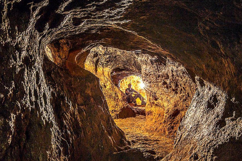 Nairobi: Ololua Nature Trail e Grotte Mau Mau con picnic3 persone in più