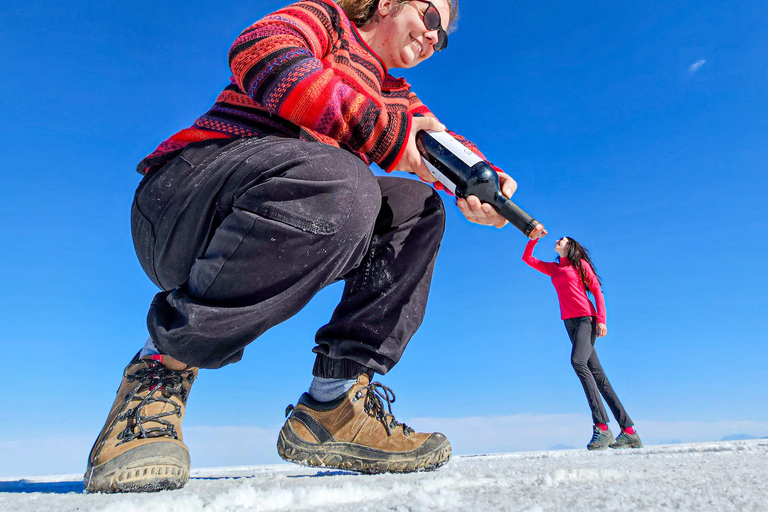 Uyuni: Full-Day Salt Flats & Incahuasi Island Tour SPANISH-SPEAKING DRIVER