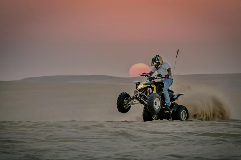 Doha: Halbtägige Wüstensafari mit Kamelritt und SandboardingPrivate Wüstensafari mit Kamelritt und Sandboarding