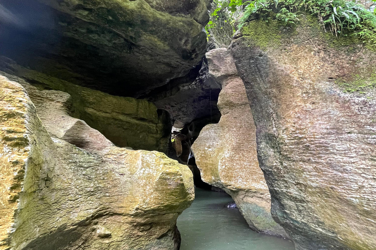 Arenales-grotten / Charco Azul & verborgen watervalavontuur