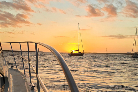 Porto: Luxury Yacht Tour of the 6 Bridges and Douro Estuary Sunset Tour