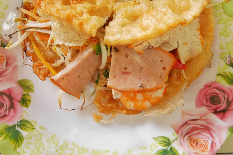 Hue: Night food tour