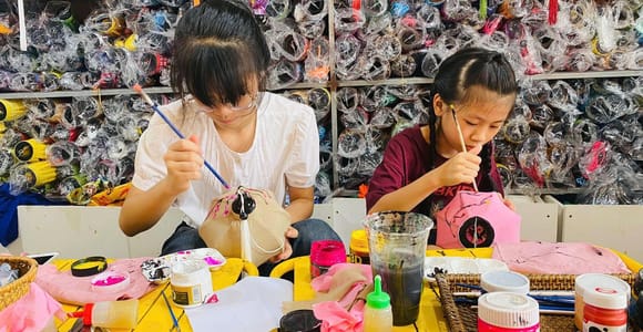 Hoi An: Vietnamese Foldable Lantern Making Workshops