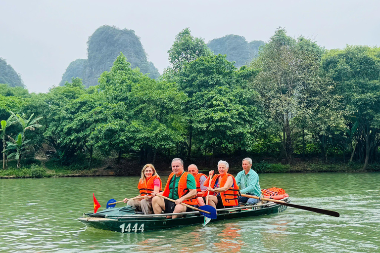 Ninh Binh: Day Tour Trang An - Mua Cave - Hoa Lu