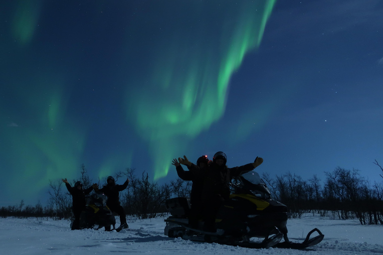 Genieße die Aurora Show auf dem Gipfel des Berges inkl. Tipi Dinner