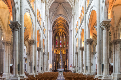 Nantes Monumental Sightseeing Tour with licensed tour guide