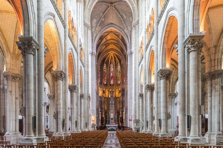 Nantes Monumental Sightseeing Tour with licensed tour guide
