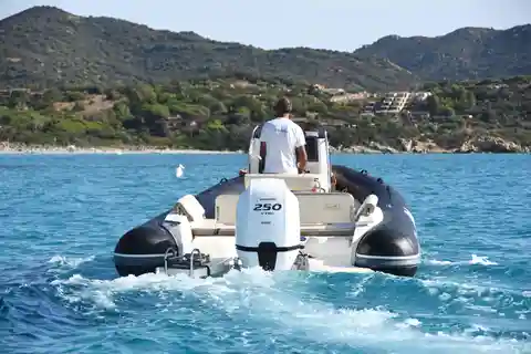 Excursion en bateau à Costa Rei avec plongée avec tuba