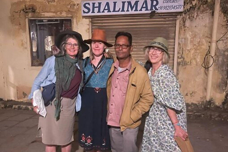 Jaipur Guided Shopping Tour with Local Expert Hotel Pickup