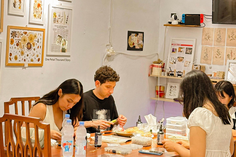 Yogyakarta: Pressed Flower Jewelry Resin Workshop