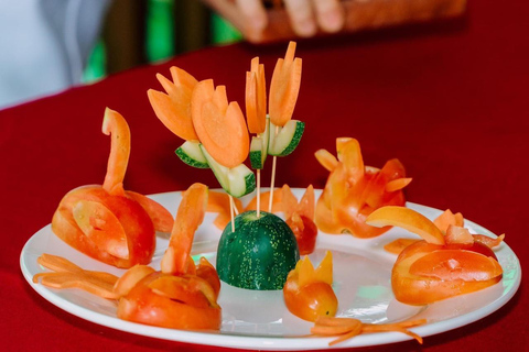 Hoi An/DaNang : Cours de cuisine végétarienne et tour en bateau à corbeillePetit groupe Départ de Da Nang Retour Da Nang