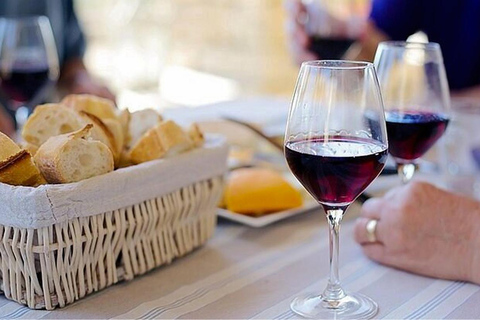 Krakow: Privat tur till lavendelfält och vinprovningKraków: Privat tur till lavendelfält och vinprovning