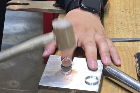 Seoul: Handmade Jewelry Workshop in Gangnam