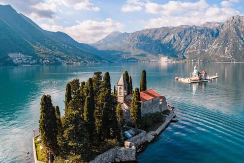 Kotor: Blue Cave and Lady of the Rocks Speedboat Tour