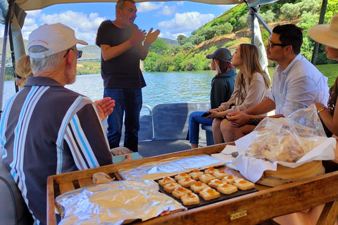 VALLEE DU DOURO : Visite guidée des vignobles, croisière et déjeuner dans un établissement vinicole.Visite privée