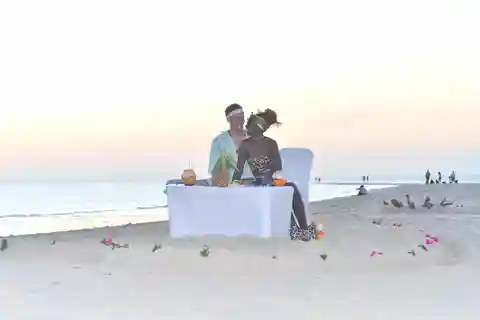 Zanzíbar: Cena al atardecer en el banco de arena