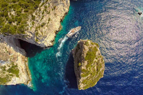Corfu: Paxos and Antipaxos Cruise with Highspeed Catamaran From Benitses Port to Gaios Village (with transfer)