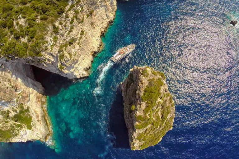 Corfu: Paxos and Antipaxos Cruise with Highspeed Catamaran From Benitses Port to Gaios Village (with transfer)