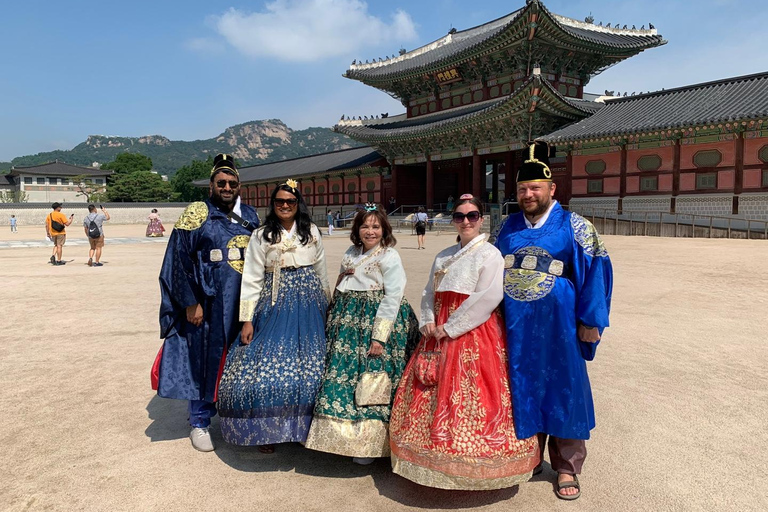 Seoul: City Hightlights, palatsrundtur och valfri HanbokMed Hanbok (traditionell koreansk klädsel)