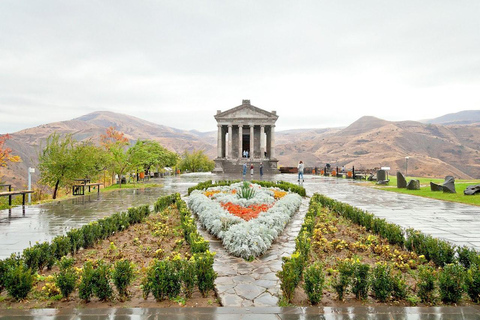 Da Yerevan: Tour di un giorno a Tsaghkadzor, Geghard e Garni