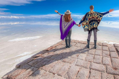 Depuis La Paz : Excursion d&#039;une journée dans les salines d&#039;Uyuni avec vin au coucher du soleil